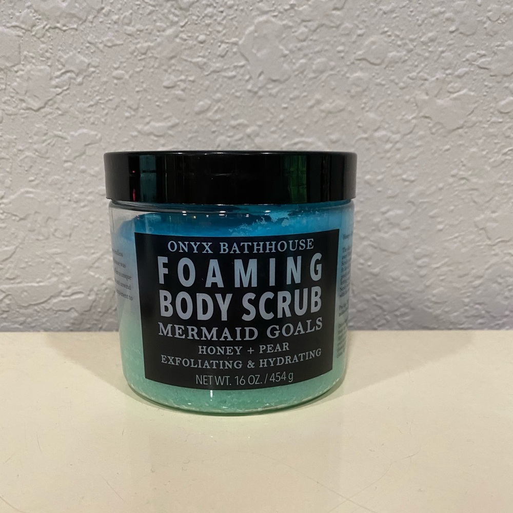 Onyx Bathhouse Foaming Body Scrub